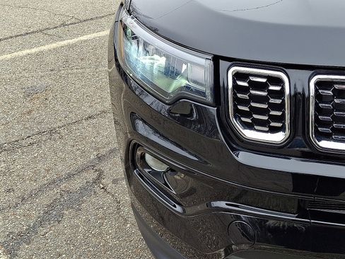 Certified 2025 Jeep Compass Limited AWD/4WD image 10