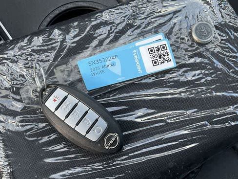 Used 2025 Nissan Altima 2.5 SV image 26