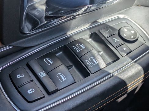 Used 2016 RAM 1500 Laramie Longhorn w/ Convenience Group AWD/4WD image 21