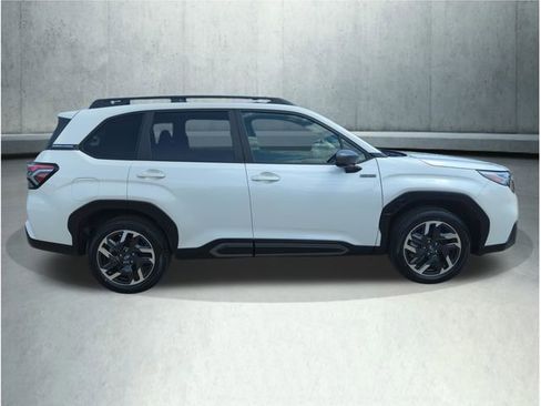 Certified 2025 Subaru Forester Limited AWD/4WD image 8