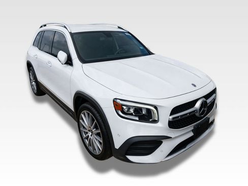 Used 2021 Mercedes-Benz GLB 250 image 2