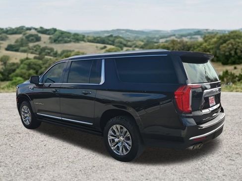 Certified 2023 GMC Yukon XL Denali AWD/4WD image 8