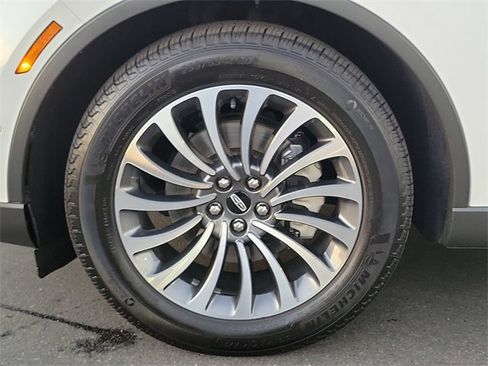 Used 2022 Lincoln Aviator Reserve w/ Equipment Group 201A image 25