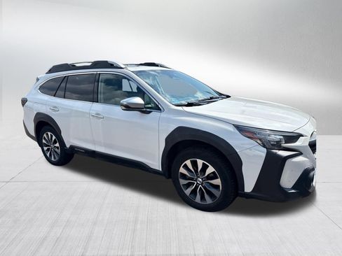 Used 2023 Subaru Outback Touring XT AWD/4WD image 3