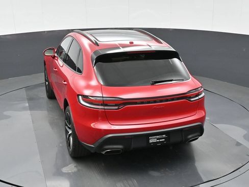 Certified 2024 Porsche Macan AWD/4WD image 28