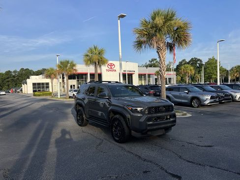 Used 2025 Toyota 4Runner TRD Off-Road Premium AWD/4WD image 2