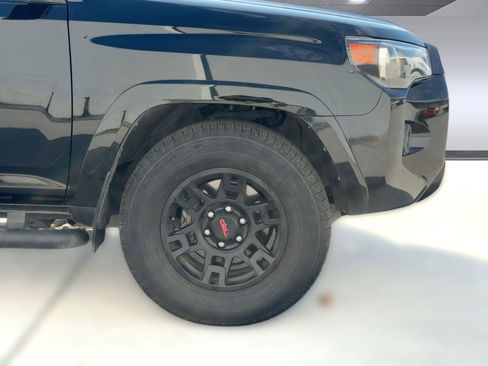 Used 2022 Toyota 4Runner SR5 Premium image 12