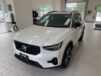 Used 2023 Volvo XC40 B5 Plus w/ Driver Assist Package