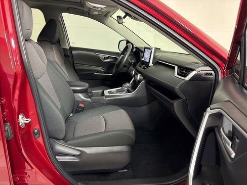 Used 2024 Toyota RAV4 XLE w/ Convenience Package image 12