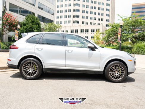 Used 2017 Porsche Cayenne S Platinum w/ Premium Package Plus (Pjy) image 8