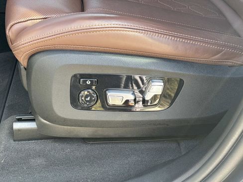 Used 2022 BMW X5 M50i w/ Executive Package image 21