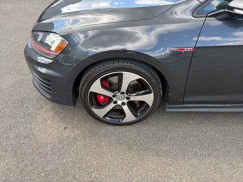 Used 2017 Volkswagen GTI SE image 27