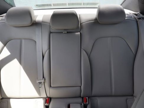 Used 2023 Genesis G70 2.0T image 17