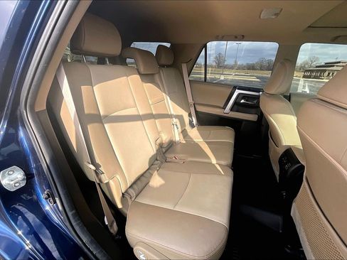 Used 2020 Toyota 4Runner SR5 Premium image 17