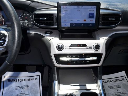 Used 2024 Ford Explorer XLT w/ Equipment Group 202A image 26