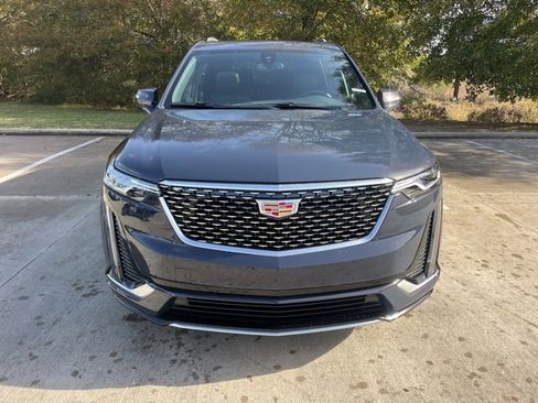 New 2025 Cadillac XT6 Luxury image 12