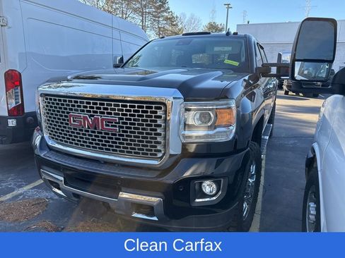 Used 2015 GMC Sierra 2500 Denali w/ Driver Alert Package image 2