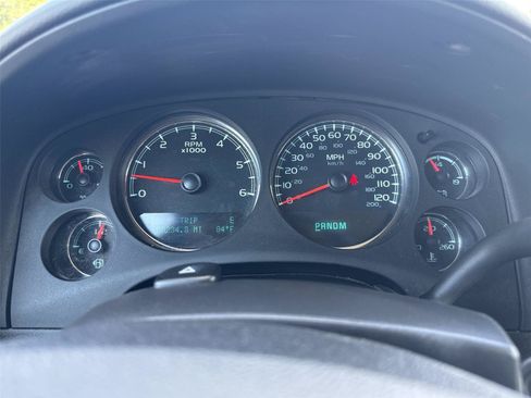 Used 2012 Chevrolet Suburban LS AWD/4WD image 15