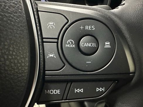 Used 2025 Toyota Corolla SE image 20