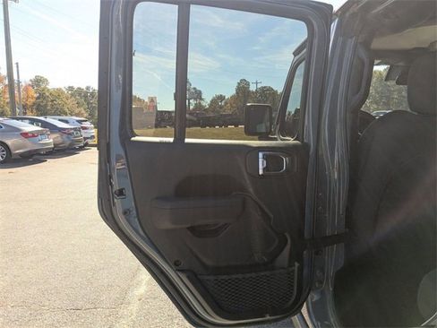 Used 2024 Jeep Wrangler Willys image 30