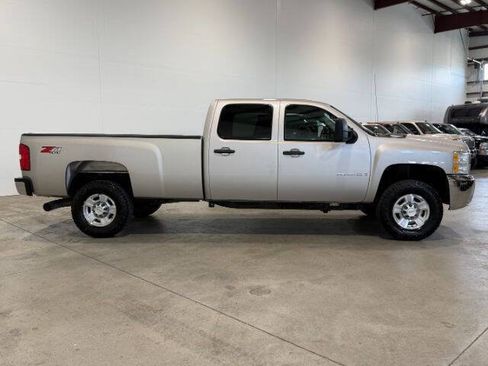 Used 2009 Chevrolet Silverado 3500 LT w/ Exterior Plus Package AWD/4WD image 6
