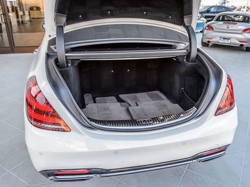 Used 2018 Mercedes-Benz S 560 Sedan image 11