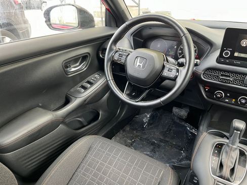 Used 2025 Honda HR-V Sport image 30