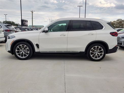 Used 2025 BMW X5 xDrive40i image 3
