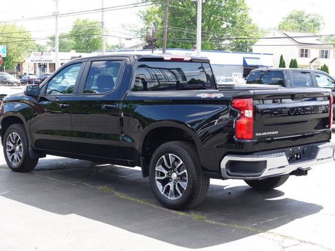Used 2024 Chevrolet Silverado 1500 LT AWD/4WD image 3