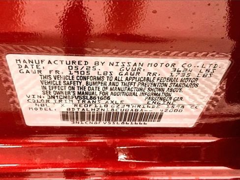 New 2025 Nissan Versa SR w/ Trunk Package image 34