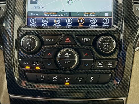 Used 2018 Jeep Grand Cherokee Limited w/ Luxury Group II AWD/4WD image 19
