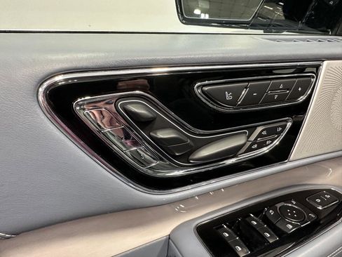 Used 2020 Lincoln Navigator L Black Label w/ Cargo Convenience Package image 11