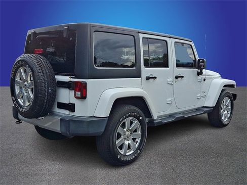 Used 2018 Jeep Wrangler Unlimited Sahara w/ Connectivity Group image 4