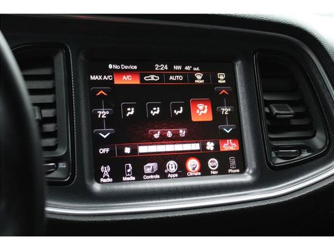 Used 2015 Dodge Challenger SXT Plus image 28