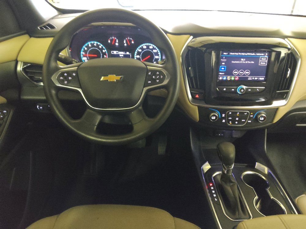 Used 2022 Chevrolet Traverse LS FWD image 22
