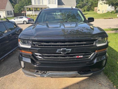 Used 2018 Chevrolet Silverado 1500 LT w/ All Star Edition AWD/4WD image 3