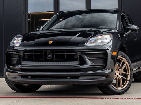 Certified 2023 Porsche Macan AWD/4WD image 7