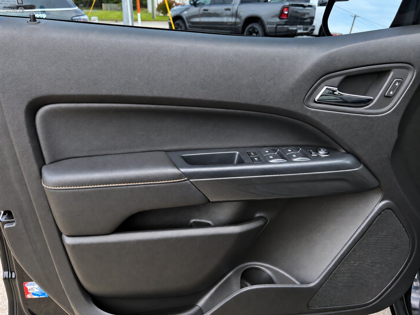 Used 2021 GMC Canyon AT4 AWD/4WD image 9