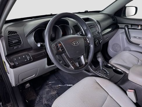 Used 2011 Kia Sorento LX image 9
