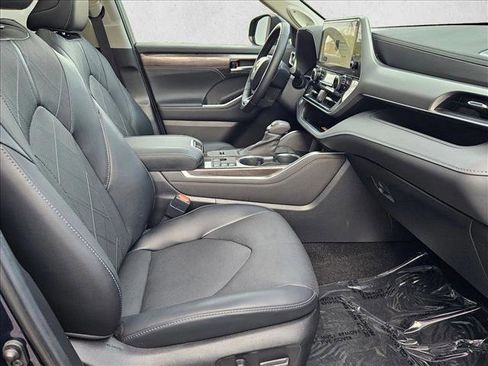 Used 2023 Toyota Highlander Platinum image 23