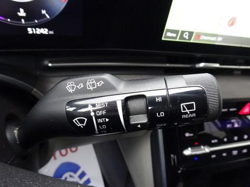 Used 2023 Kia Carnival SX image 23