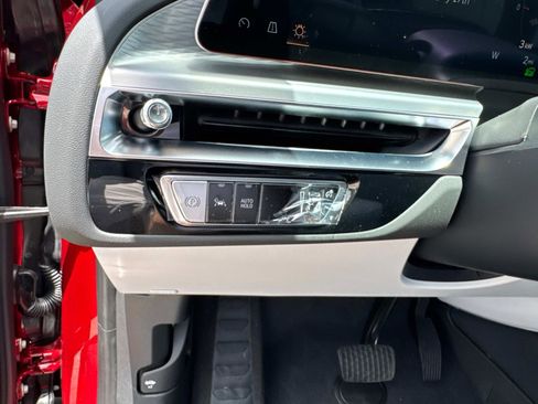 New 2025 Cadillac Lyriq Luxury image 30