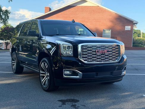 Used 2019 GMC Yukon Denali w/ Denali Ultimate Package RWD image 8