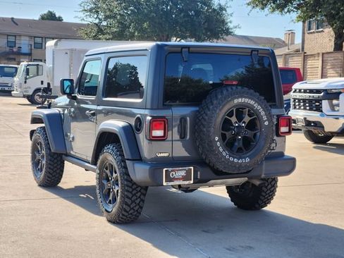 Used 2023 Jeep Wrangler Sport AWD/4WD image 3