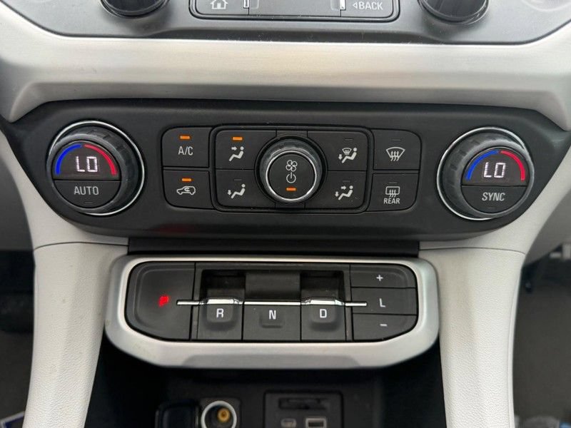 Used 2023 GMC Acadia SLT w/ Preferred Package AWD/4WD image 17