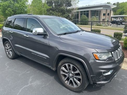 Used 2018 Jeep Grand Cherokee Overland image 2