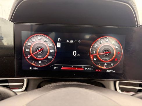 Used 2025 Hyundai Elantra Limited w/ Cargo Package image 18