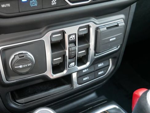 Used 2021 Jeep Wrangler Unlimited Sahara AWD/4WD image 22