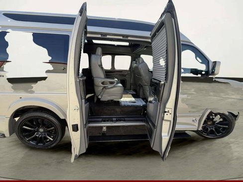 Used 2021 Chevrolet Express 2500 LS w/ Enhanced Convenience Package RWD image 15
