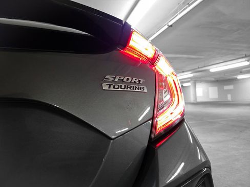 Certified 2018 Honda Civic Sport Touring image 11